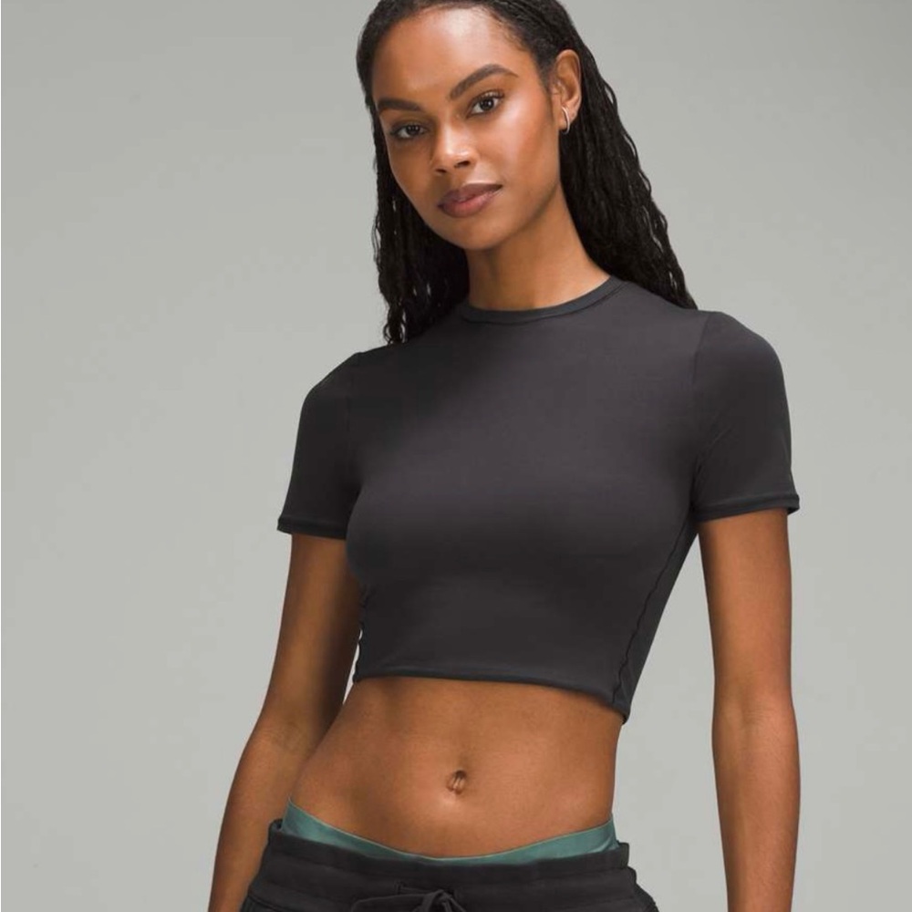Lululemon Wundermost Ultra-Soft Nulu Cropped T-Shirt Black Size Medium